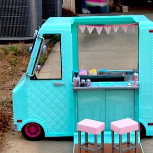 I am selling an Ice cream truck for American girl